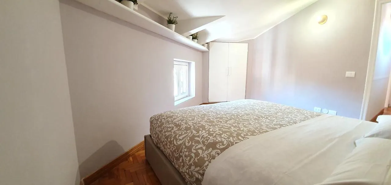 Rome Aparts Apartament 0*,